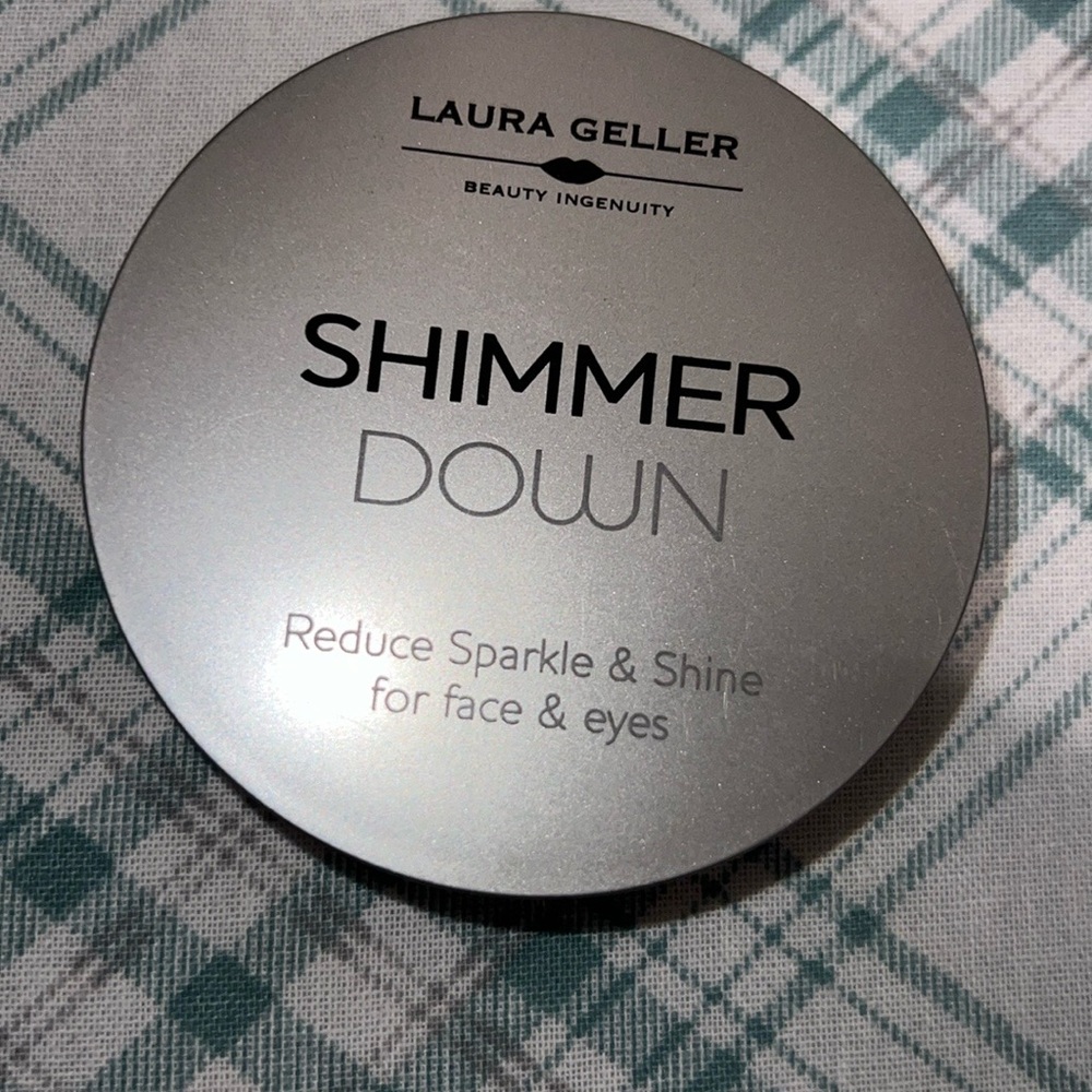 Laura Geller Shimmer Down Powder
